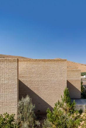 B-Neshat Villa