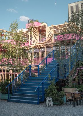 Remise Rosa Complex