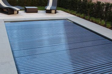 Luxe Pools Luxe Cover Automatic Pool Cover