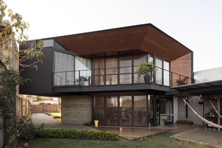 House In The Center