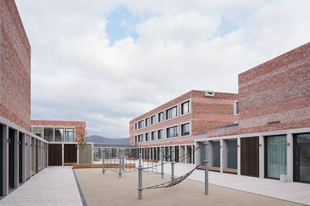 B³ Gadamerplatz School And Community Center