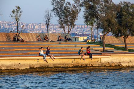 Bostanlı Footbridge & Sunset Lounge