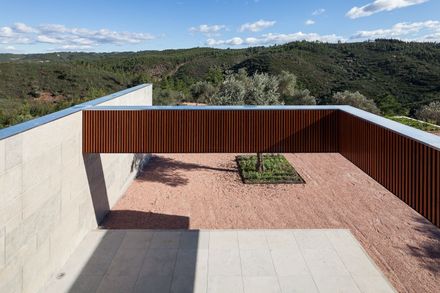 Vale de Abelha House