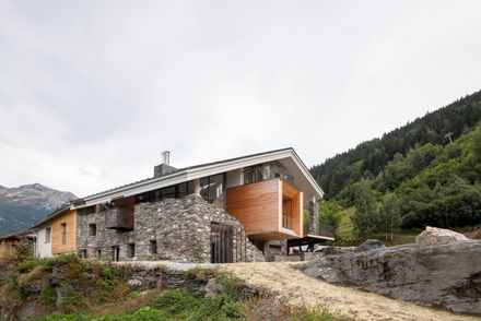 Mineral Lodge