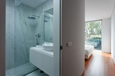L02CR House