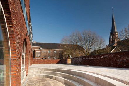 Bonifacius School