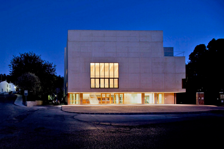 Reina Victoria Theatre-Cinema