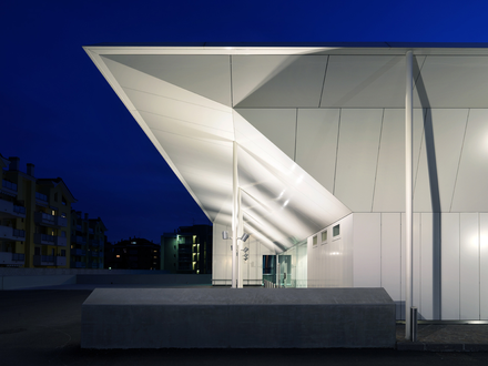 Commercial Building Fratelli Cozzi Auto