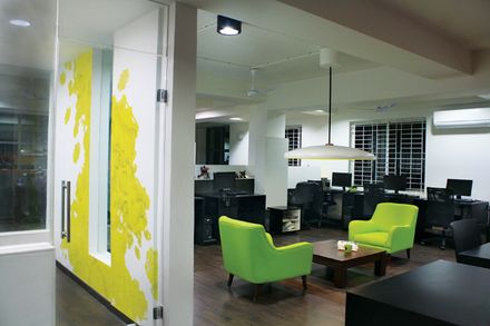 White Canvas & 22 Feet Office