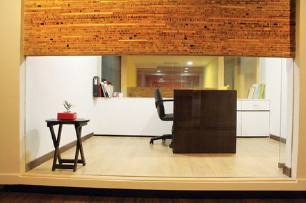White Canvas & 22 Feet Office