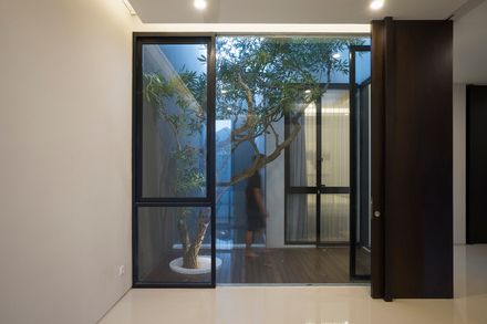 ‘S’ House