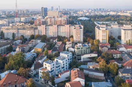Urban Spaces 2 / Mumuleanu 14 Apartment Building