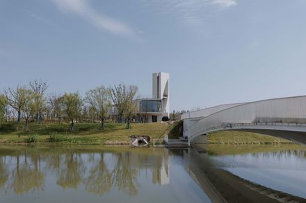 Yuxuan Bridge Tong Guan Stage & Xuan Xing Tower