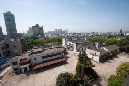 Jiangnan District Embroidered Garment Factory