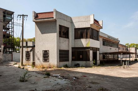 Jiangnan District Embroidered Garment Factory