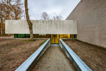 Camp Vught National Memorial / DoepelStrijkers