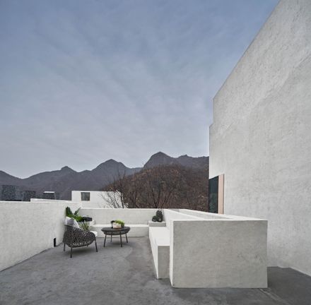 Rehe Valley Sky Yard