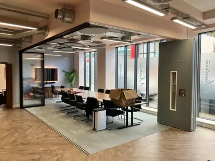 Apton Autonomous Movable Walls