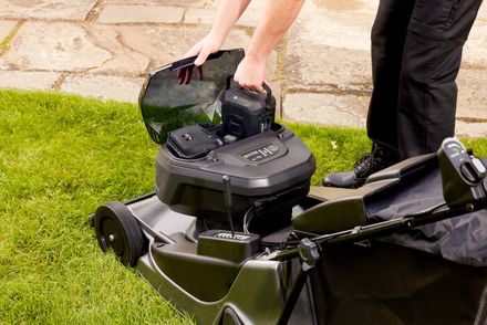 Hayter Harrier® 56 Pro 60v Battery Lawnmower