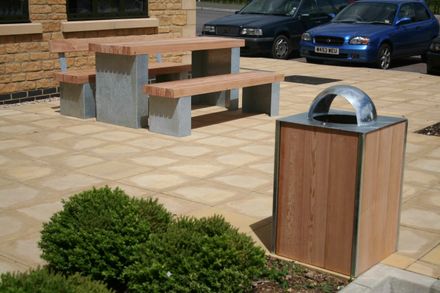 langley design Sheldon Litter Bin SLC302