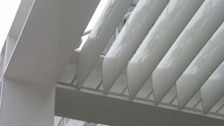 Alumil Smartia M5600 Solar Shading System