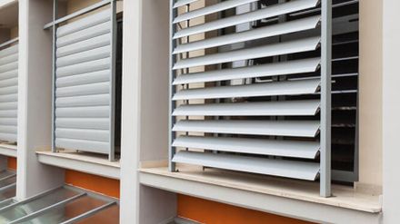 Alumil Smartia M5600 Solar Shading System