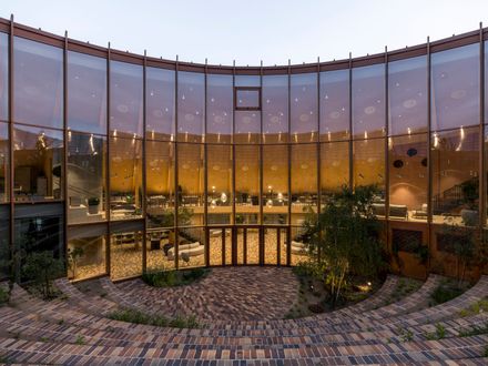 Dymak HQ