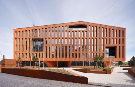 HANZA, Business Centre