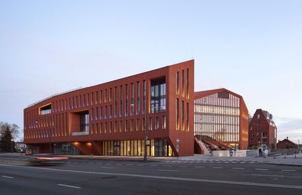 HANZA, Business Centre