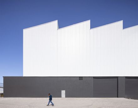 Paraiso Office Building + Industrial Warehouse
