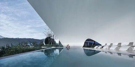 Jiunvfneg Bubble Pool And Supporting Facilities On Mount Tai