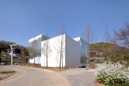 White Block Gallery