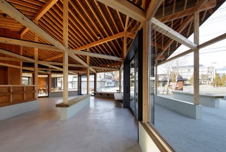 BUS TERMINAL AND TOURIST CENTER IN YAMANAKAKO VILLAGE