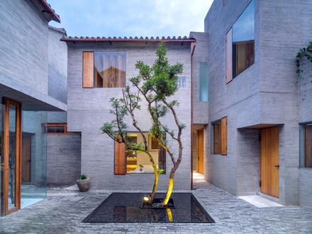 Sunyata Hotel In Dali Old Town