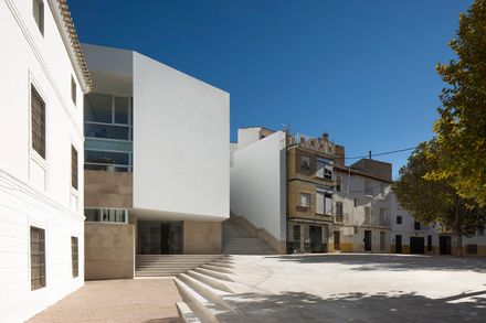 Employment Building Baza
