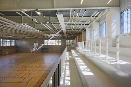 Sports Hall of the Jean-Louis Trintignant middle School at Uzès