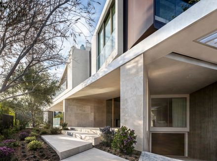 Stradella Ridge House