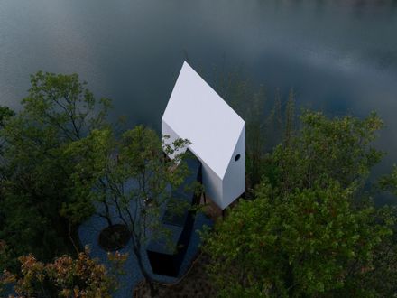 The Cabin of Sails