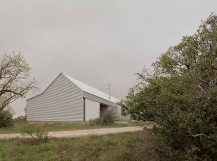SHED/HOUSE