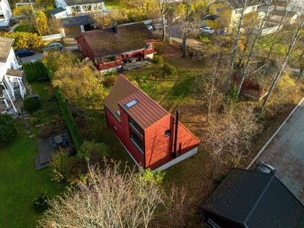 The Red House