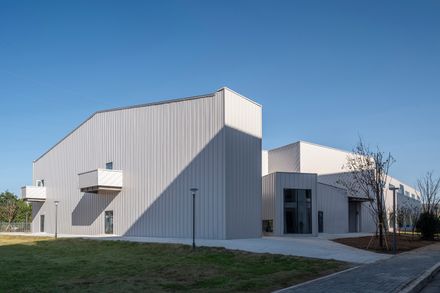 Yue & Yue: Art Museum + Equestrian Hall