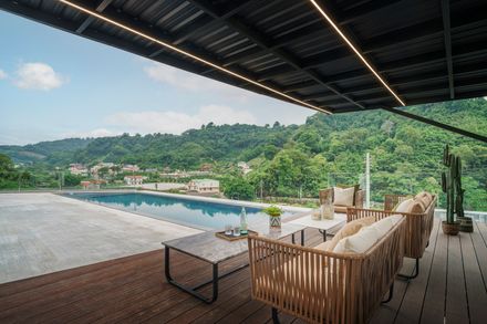 Rendezvous for Four Generations Residence