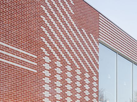 (S)pace Pariselle Educational Building