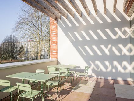 (S)pace Pariselle Educational Building