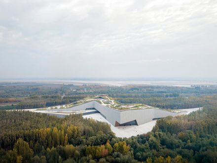 Yellow River National Museum Building and Park