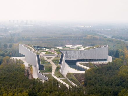 Yellow River National Museum Building and Park