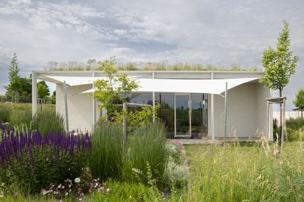 Rdom 2 House