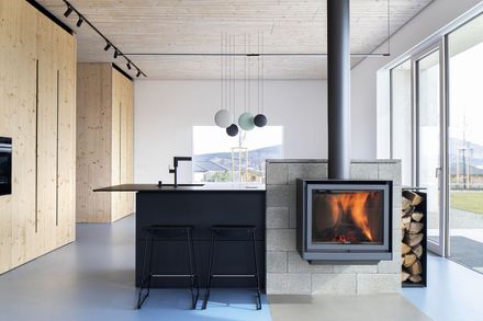 Rdom 2 House