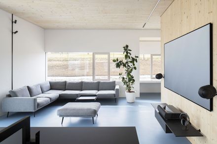 Rdom 2 House