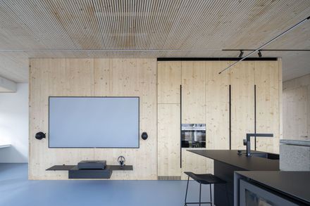 Rdom 2 House